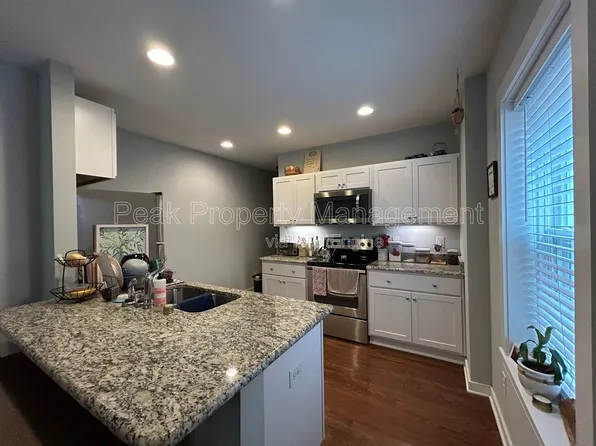 617 N 32nd St APT B, Richmond, VA 23223