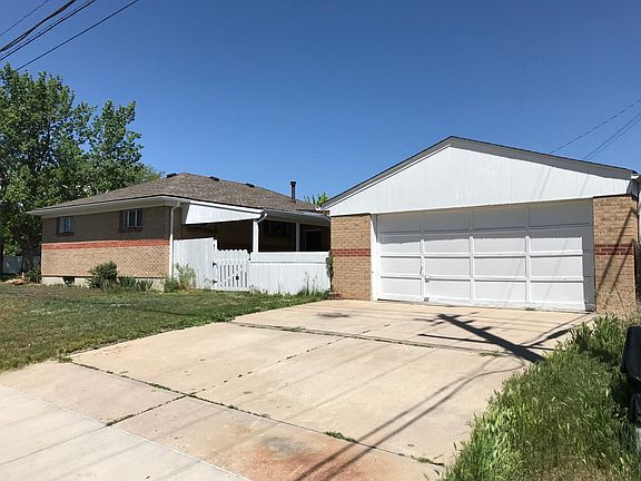 2 Car Oversized Garage w/ Workbench