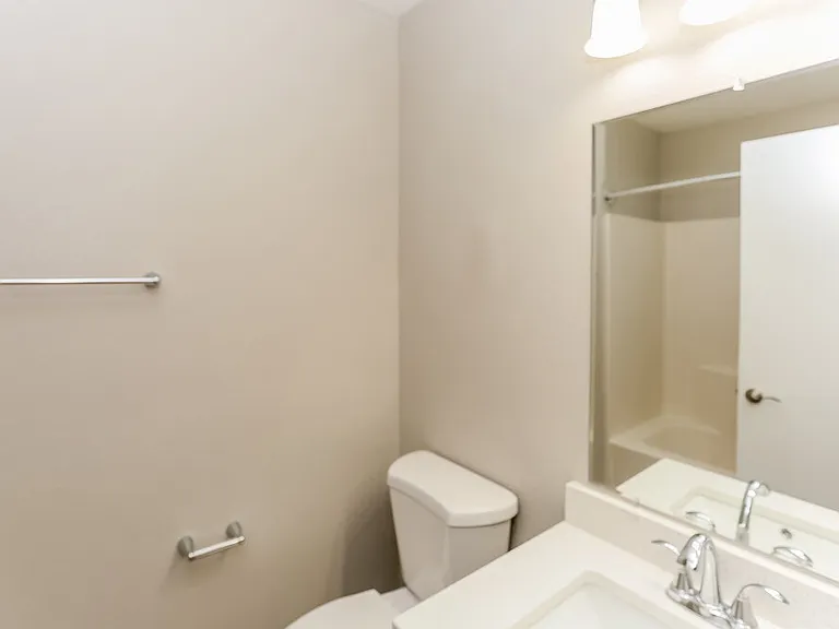 16104 W Jefferson St — Photo 14