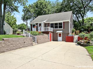 3824 Eastway Dr, Island lake, IL 60042