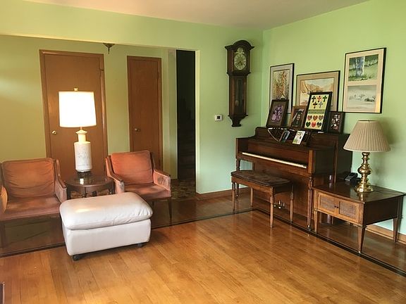 4th image of 17W063 Bryn Mawr Ave