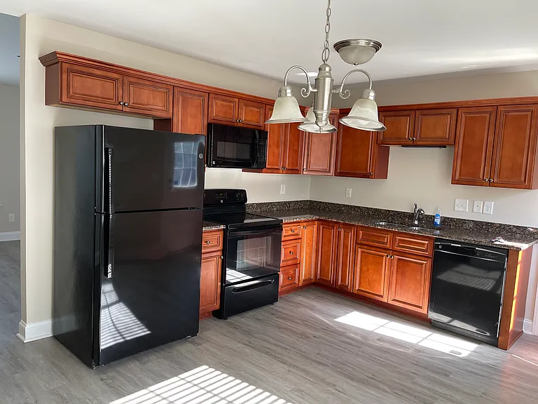 102 Dundee Pl — Photo 7