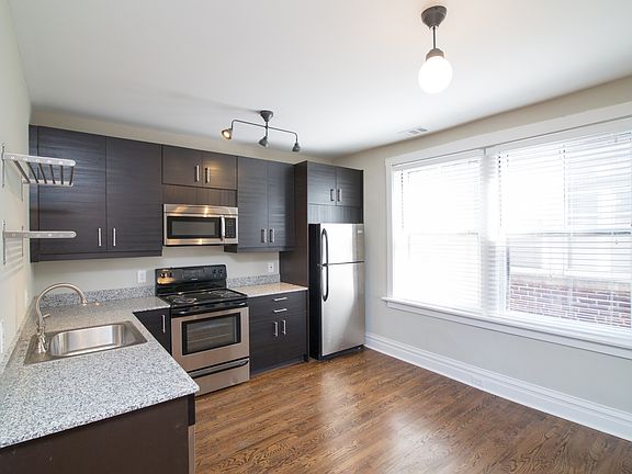 3rd image of 3116 Lackland Ave #2