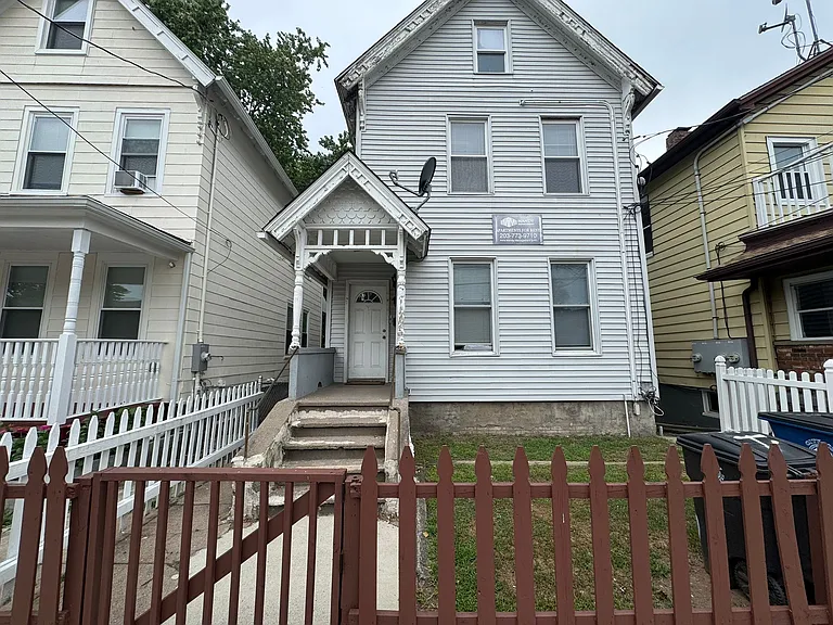 14 Vine St #2A — Photo 6