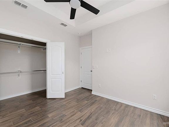 5th image of 601 E Allende Ave