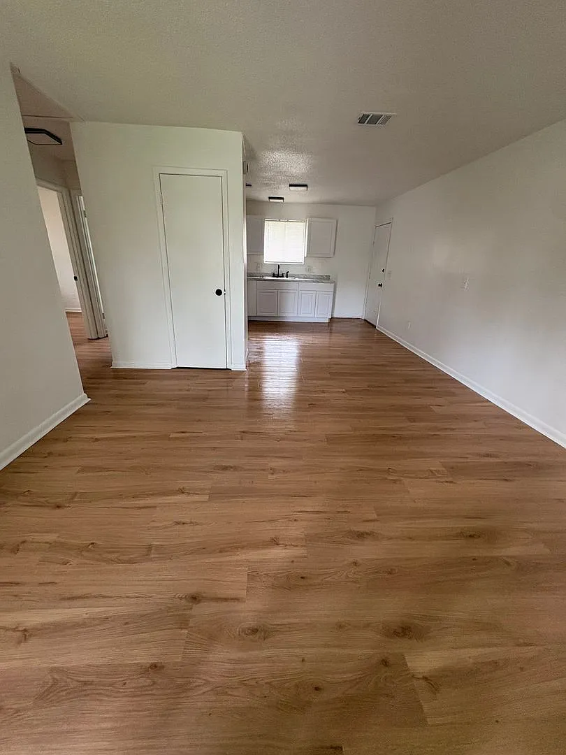 2 Bed/ 1 Bath Available Now on the Westside! — Photo 2