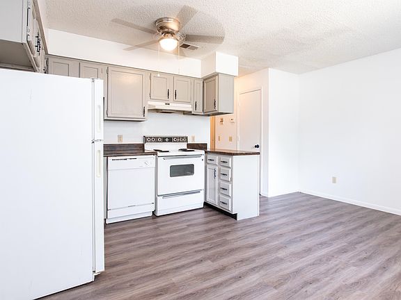 4th image of 844 N Waco Ave #11081808