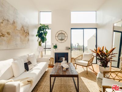 5670 W Olympic Blvd PH 7, Los Angeles, CA, 90036