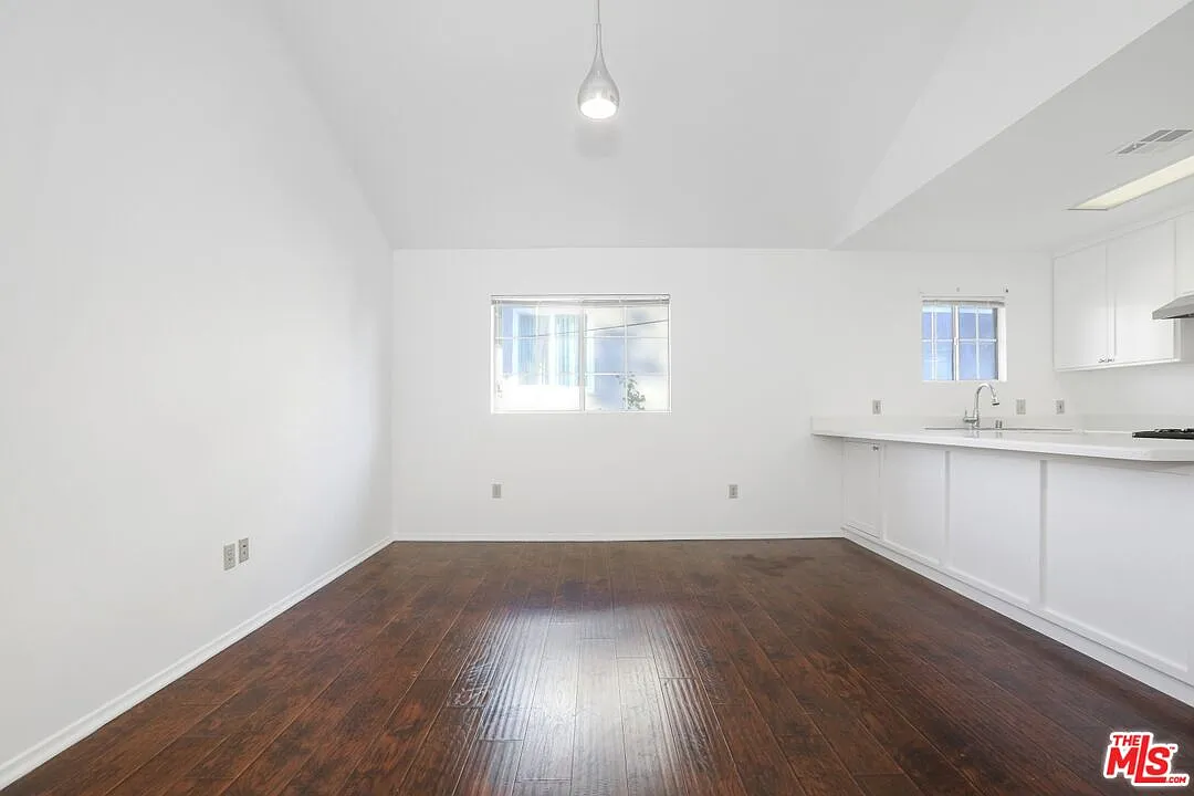 2 bed, 1.5 bath, $2,800 — Photo 4