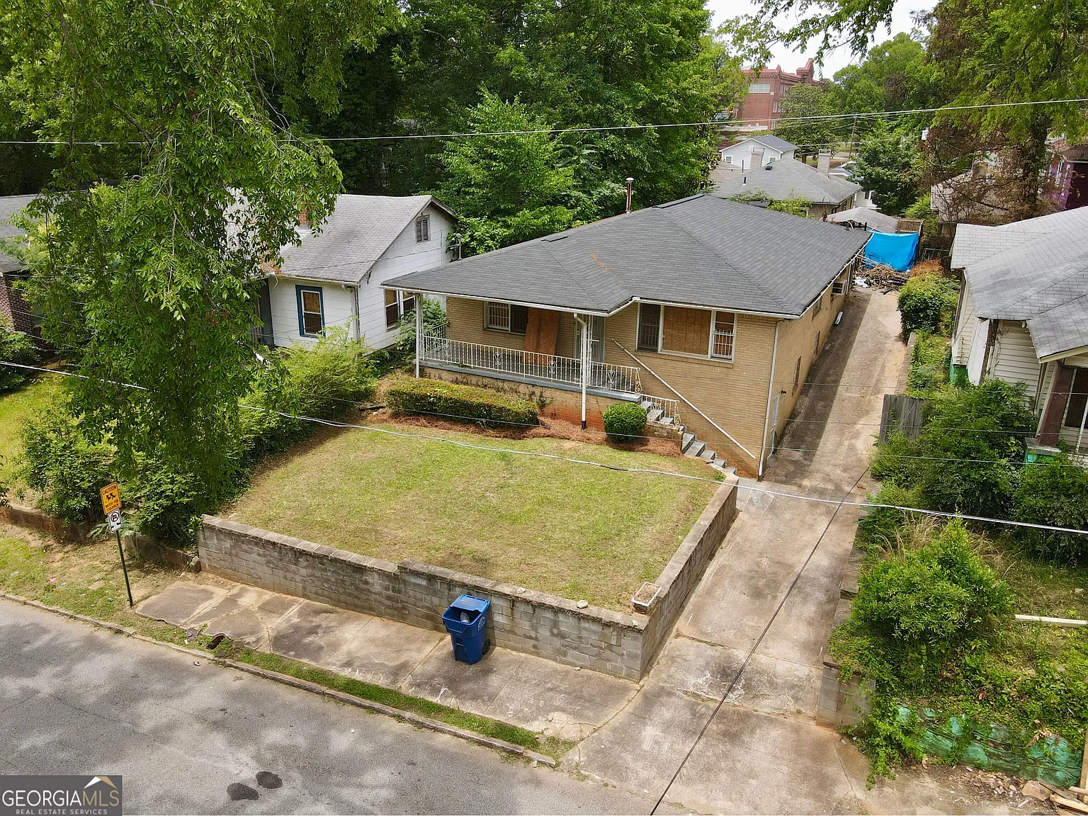 987 Parsons St SW photo 1