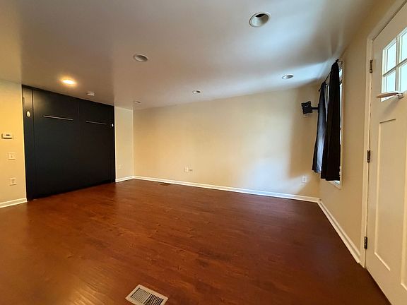 4th image of 1045 Bristol Pike #1041