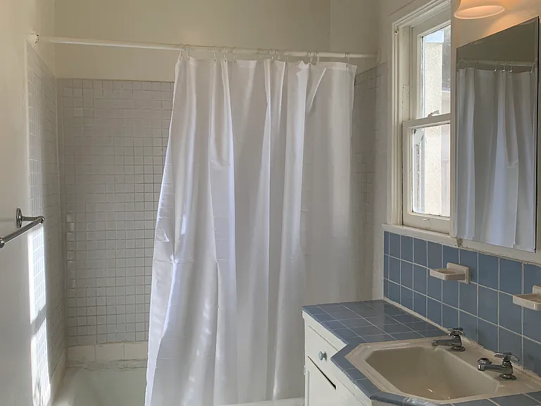 10724 Camarillo St #10724 — Photo 30