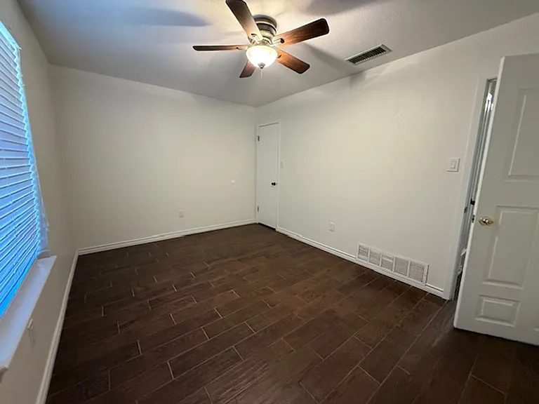 4608 Oak Knoll St — Photo 18