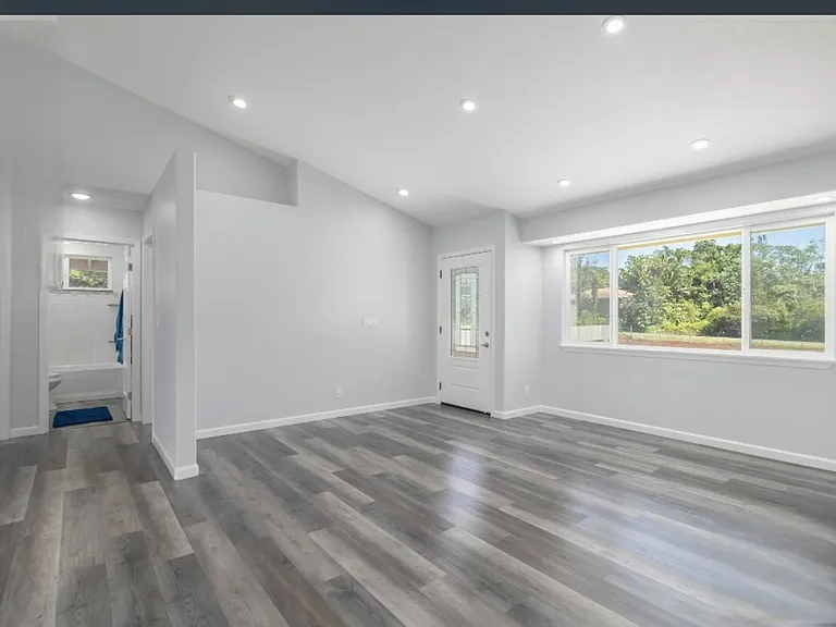 15-1562 11th Ave — Photo 16