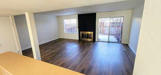 1st image of 1077 Bradley Sq