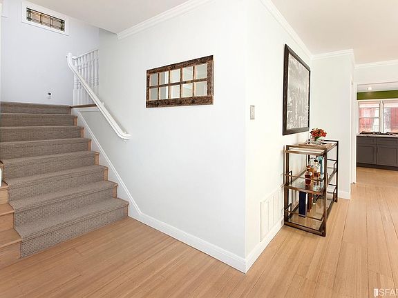 5th image of 187 Robinhood Dr