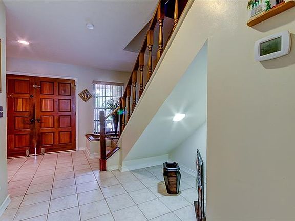 3rd image of 4801 Hayride Ct