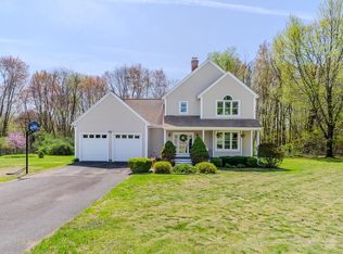 9 High Meadow Rd, Hadley, MA 01035