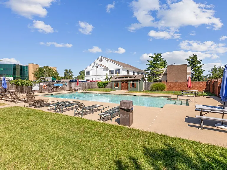 7752 Montgomery Rd #82 — Photo 33