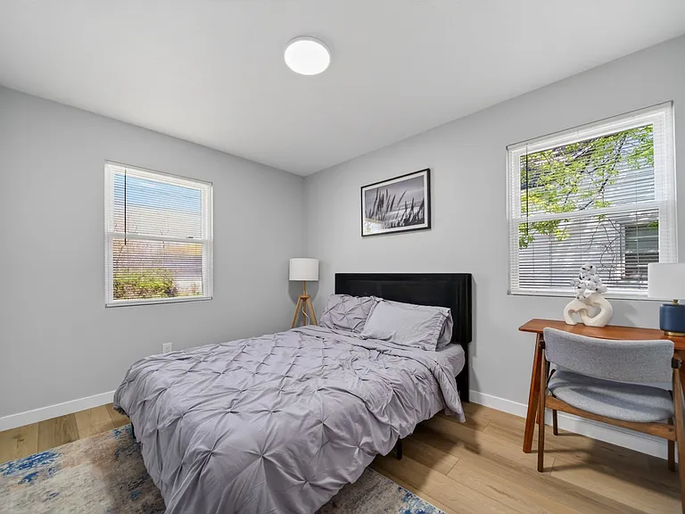 1547 Woodlawn Ave — Photo 12
