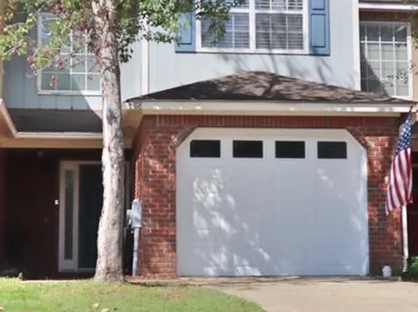 118 Candle Brook Dr, Dothan, AL 36303