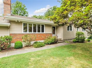 31 Colonial Dr, Trumbull, CT 06611