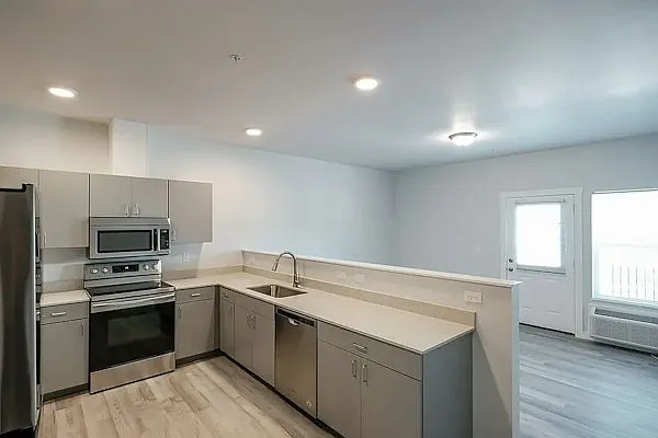 Cascade Meadows Apartments — Photo 2