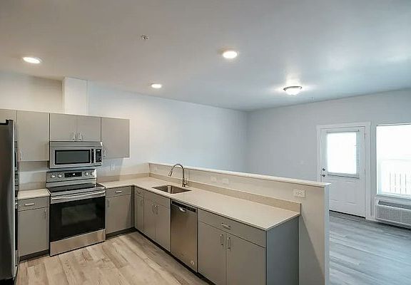 2nd image of 2500 Long St #C103