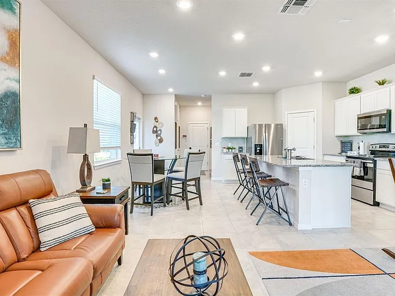 5443 Elmview Xing — Photo 9