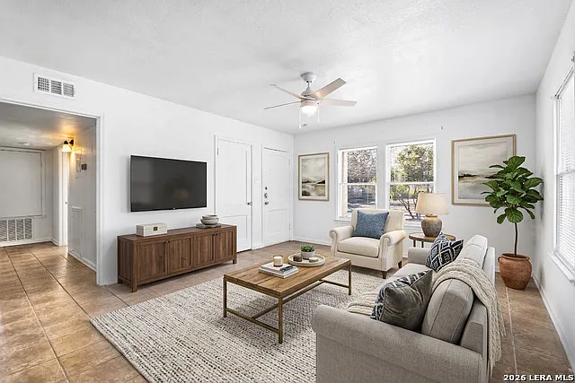 2 bed, 1.0 bath, 1010 sqft, $1,250 — Photo 4