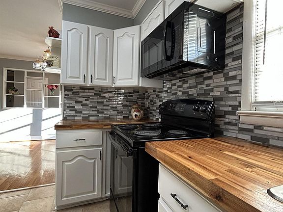 5th image of 1541 Woodie St
