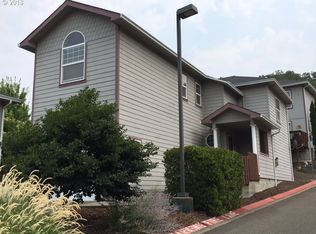 1454 NE Four Seasons Dr, Roseburg, OR