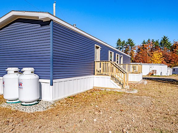 3rd image of 3 Birchwood Lane