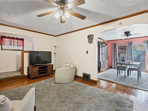 5th image of 1101 Linden Ave