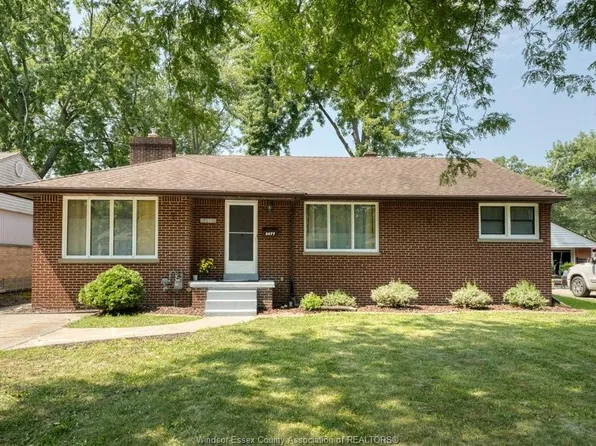 3277 Dominion Blvd, Windsor, ON N9E 2N6