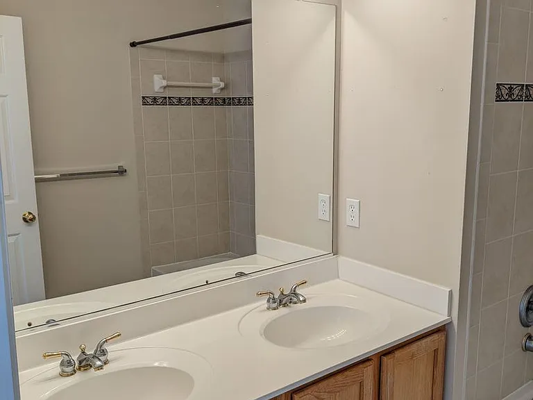 6509 Wiltshire Dr #L — Photo 16