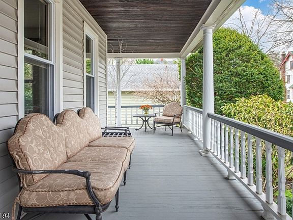 4th image of 8 Appleton Rd