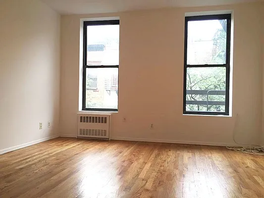 Rented by Waverly Realty Associates | media 10