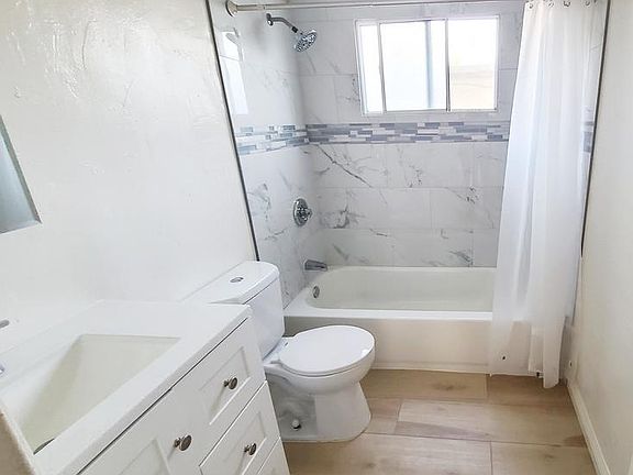 2nd image of 7236 Fountain Ave APT 3