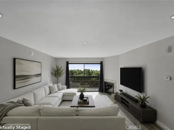 22100 Burbank Blvd, Woodland Hills, CA