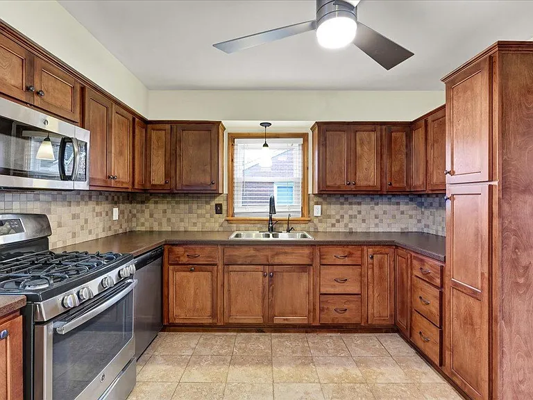 2608 Meadow Dr — Photo 23