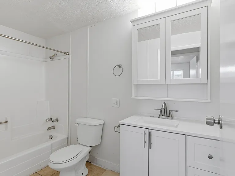 831 W Lennox St — Photo 19