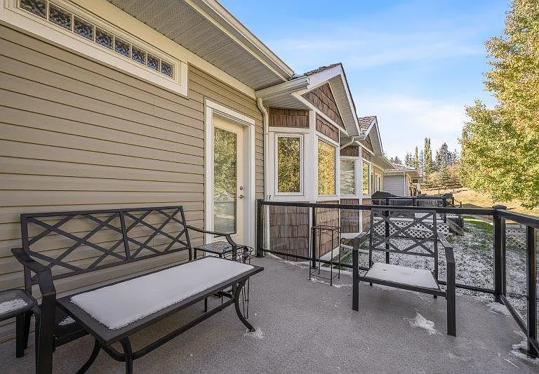 544 Rocky Vista Gdns NW — Photo 29