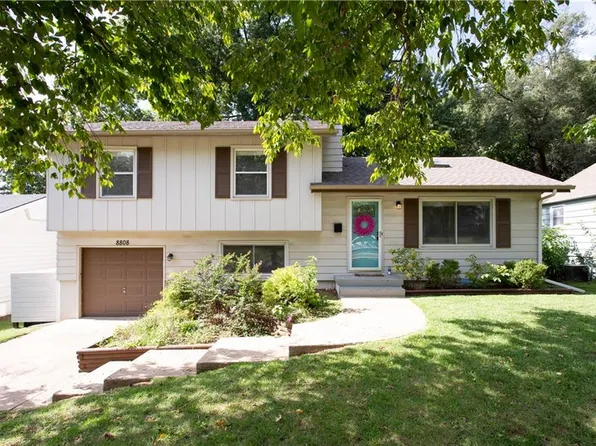 8808 W 89th St, Overland Park, KS 66212