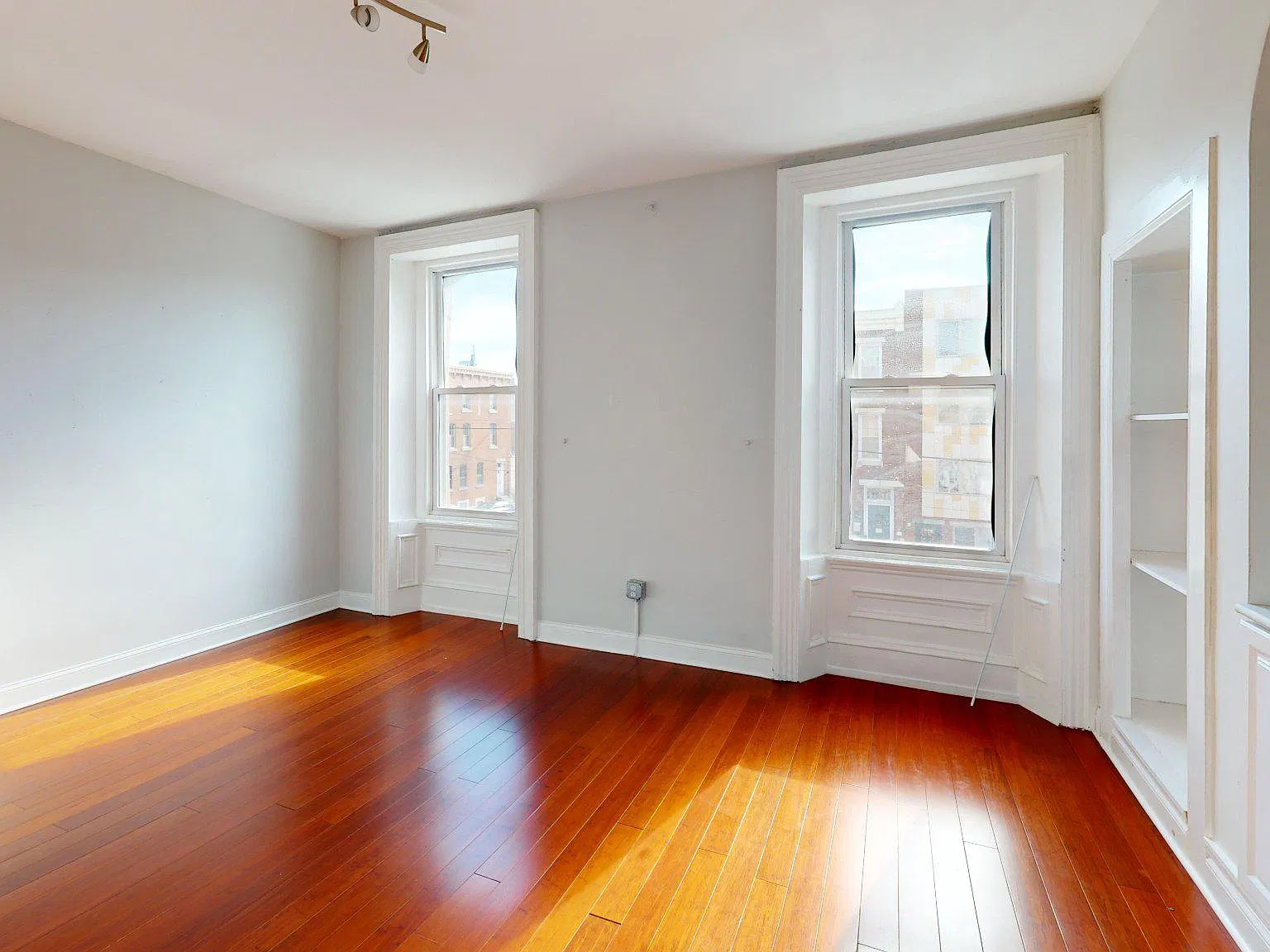 1 bed, 1.0 bath, 2445 sqft, $1,500 — Photo 2