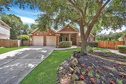 14 Beauty Bower Pl Photo 1