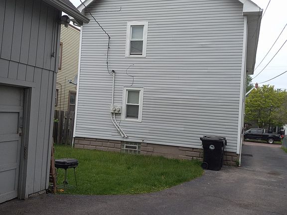 3rd image of 9611 Larnder Ave Unit 2
