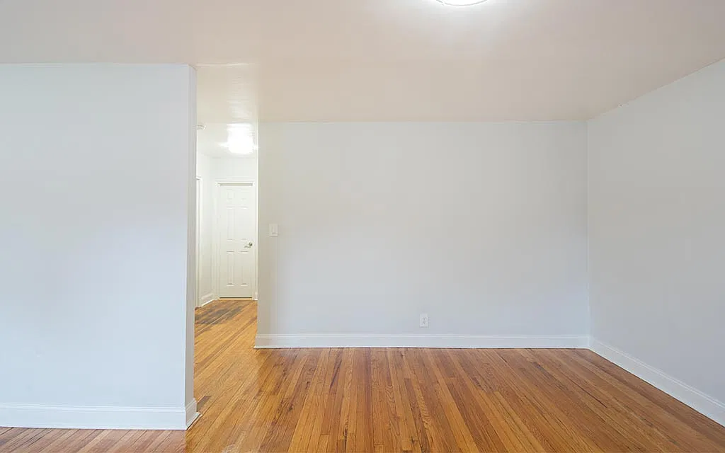 255 S Harrison St — Photo 4