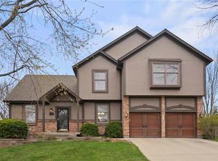 11520 Gillette St, Overland Park, KS 66210