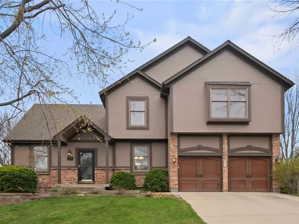 11520 Gillette St, Overland Park, KS 66210